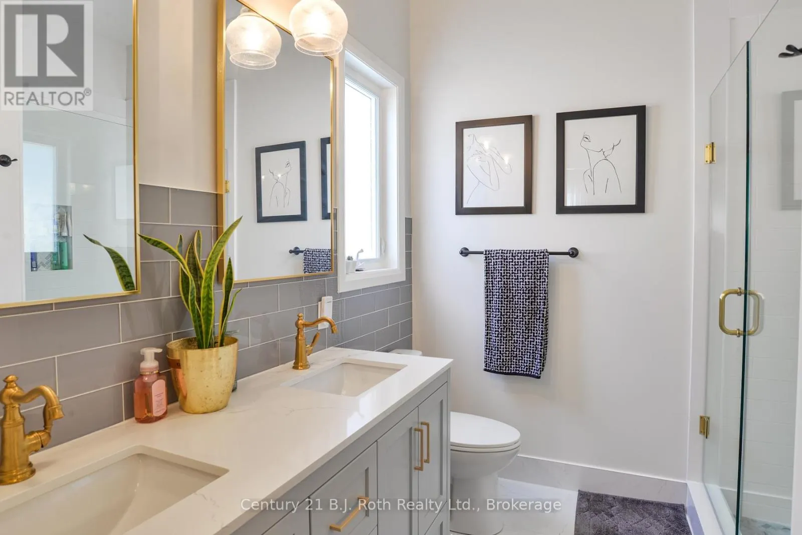 241 MISSISSAGA STREET W