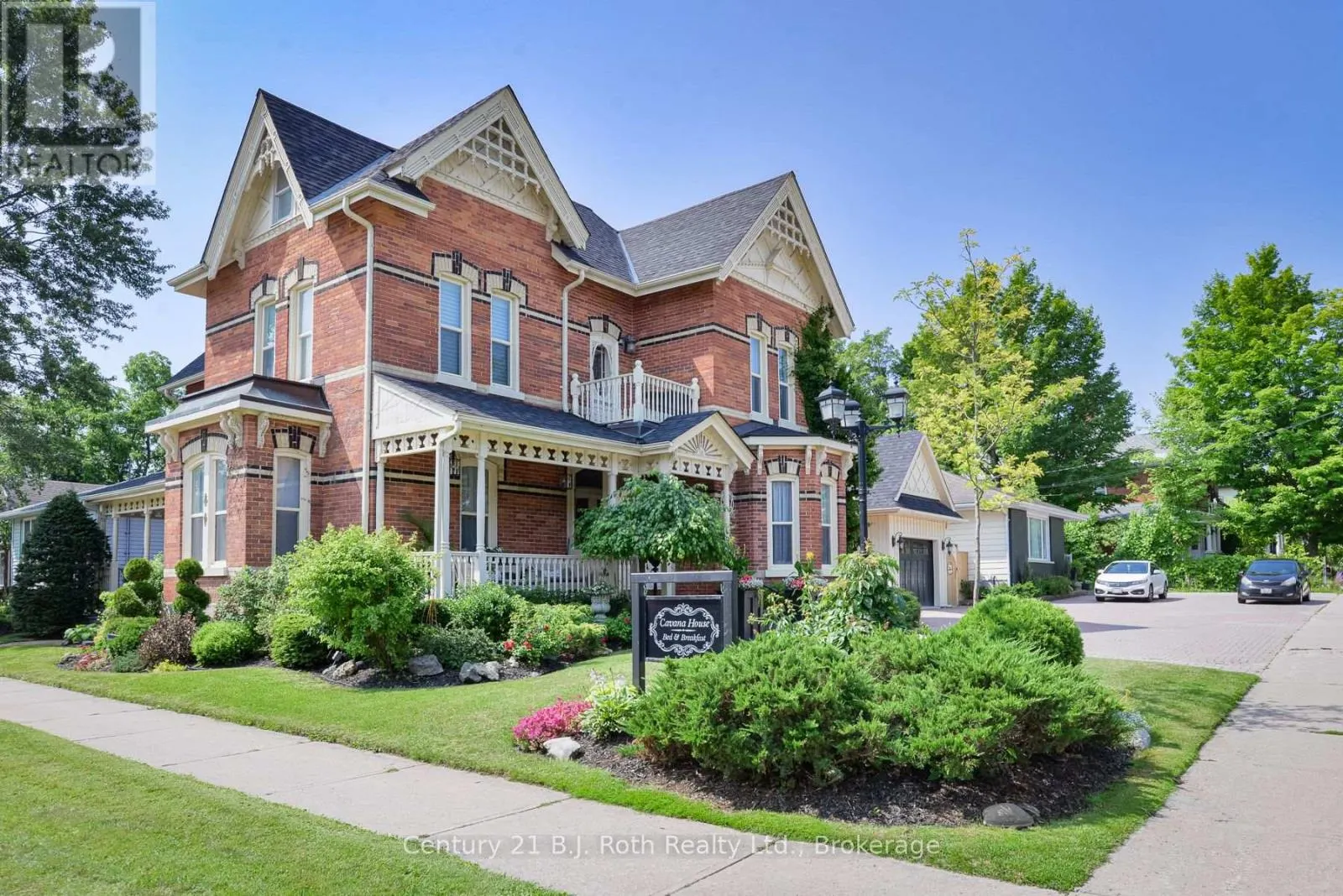 241 MISSISSAGA STREET W
