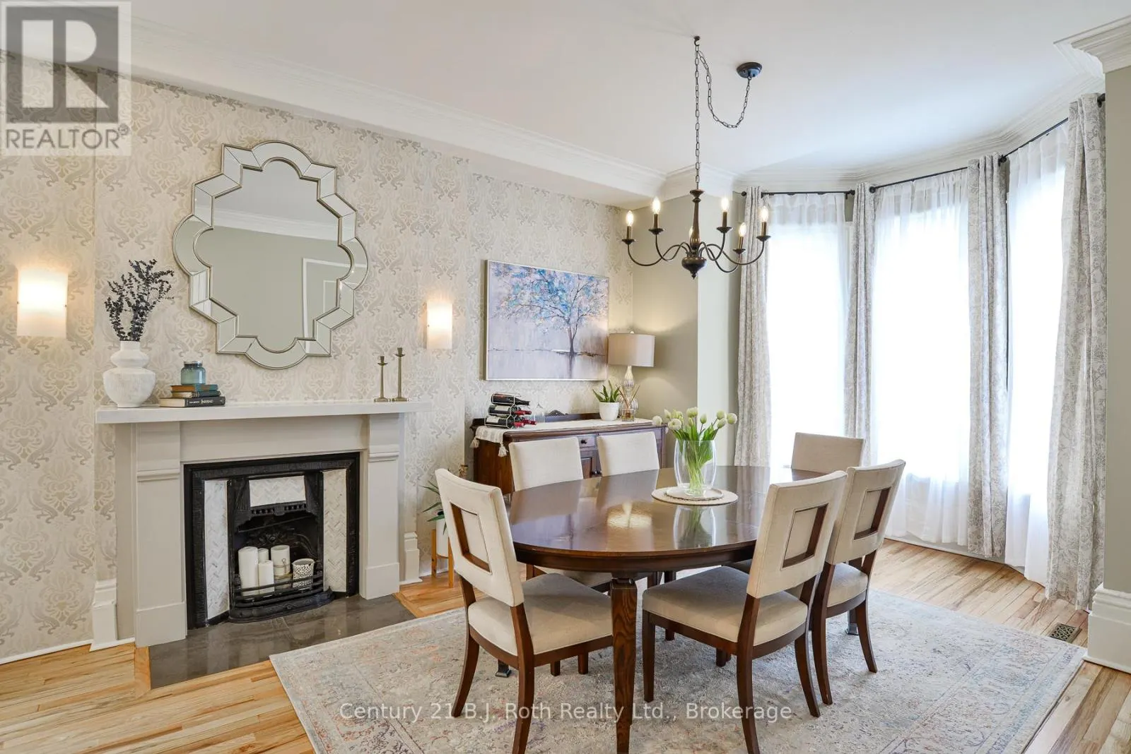241 MISSISSAGA STREET W