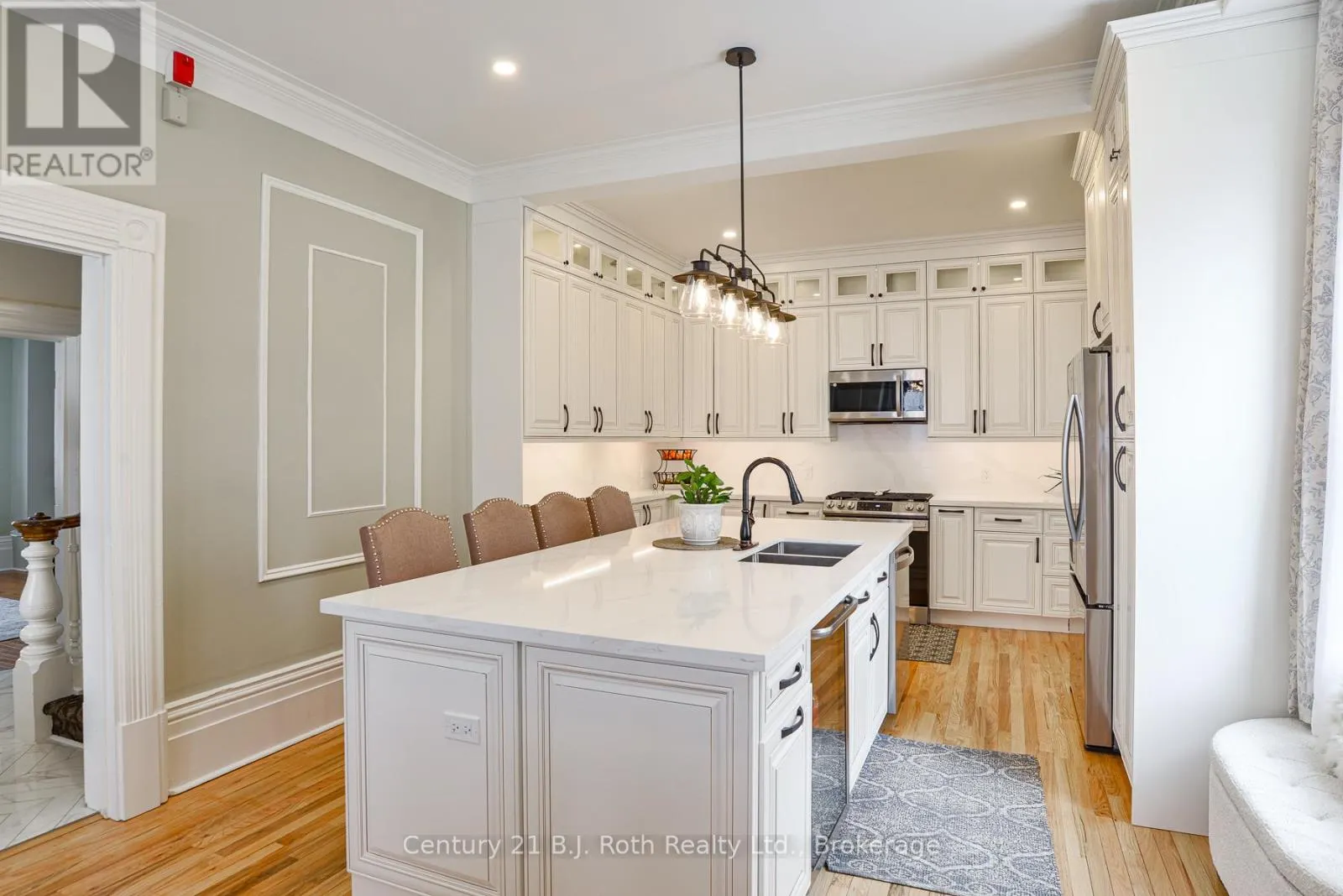241 MISSISSAGA STREET W