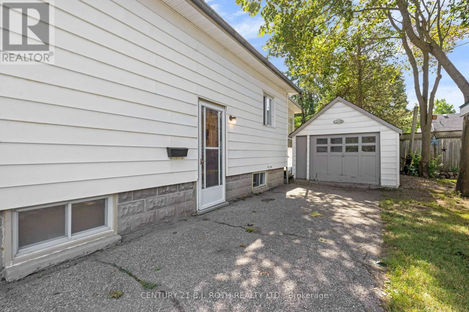 341 NOTTAWASAGA STREET