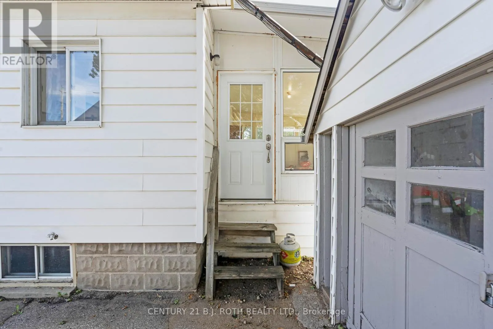 341 NOTTAWASAGA STREET