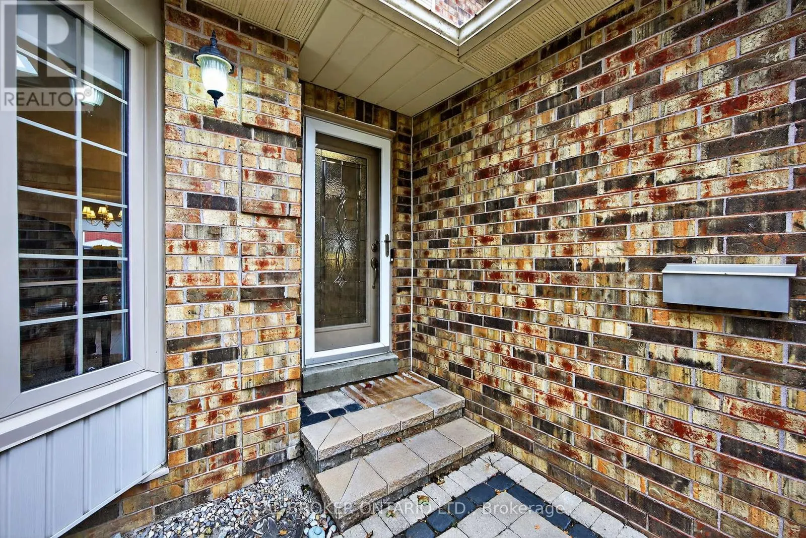 13 BALLISTON ROAD