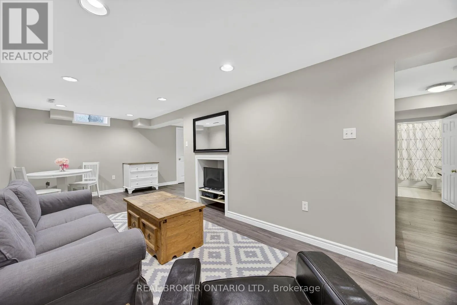 13 BALLISTON ROAD