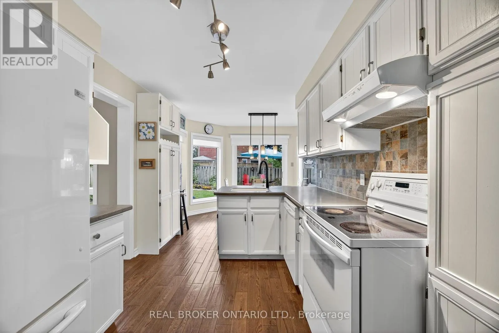 13 BALLISTON ROAD