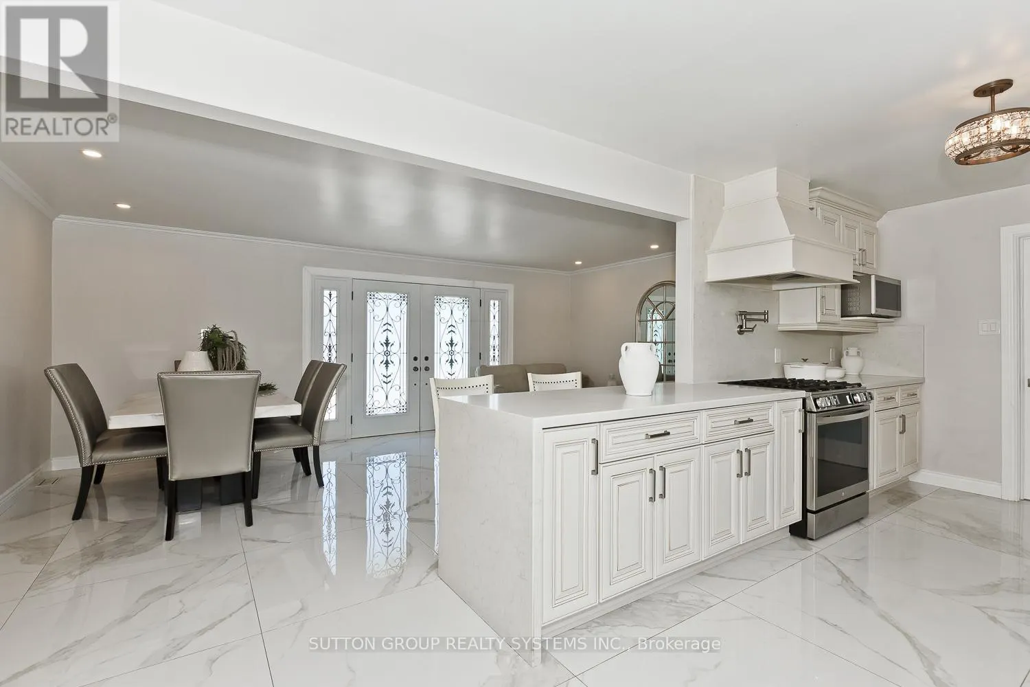 214 ASHFORD DRIVE
