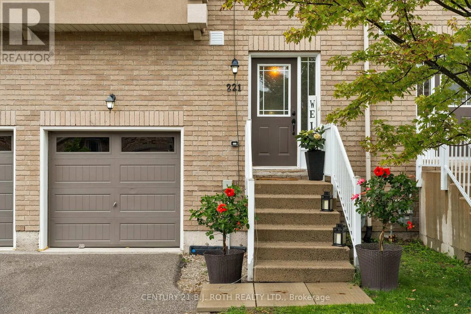 221 HARVIE ROAD