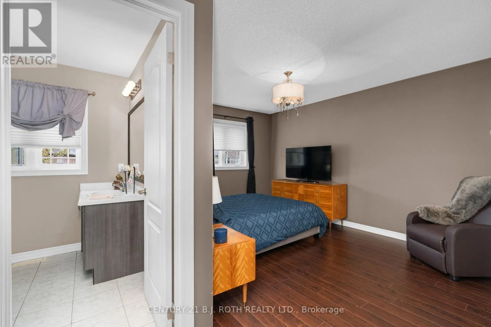 221 HARVIE ROAD