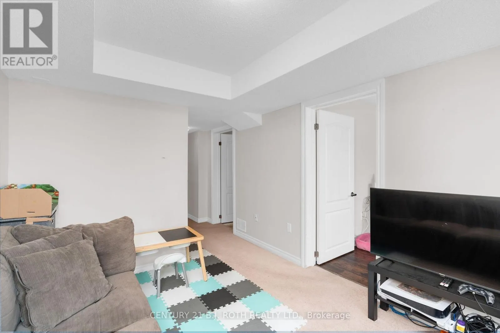 221 HARVIE ROAD