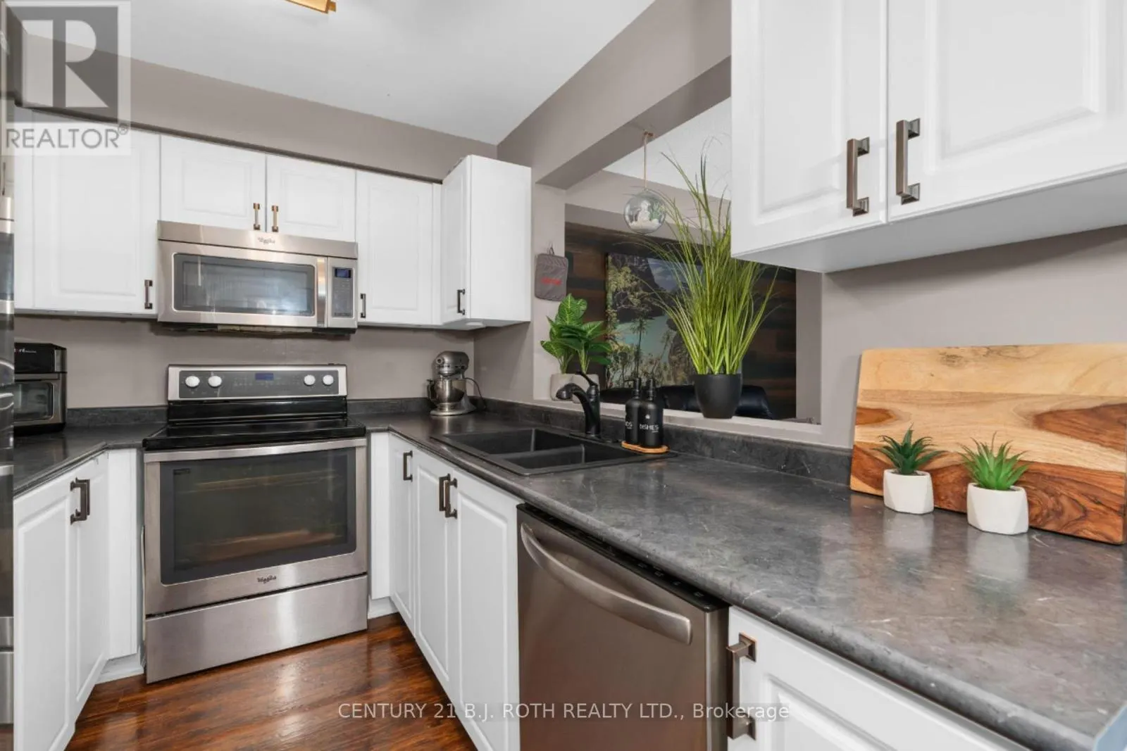221 HARVIE ROAD