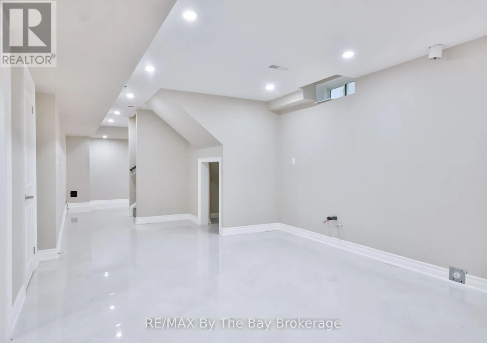21 AMBER DRIVE