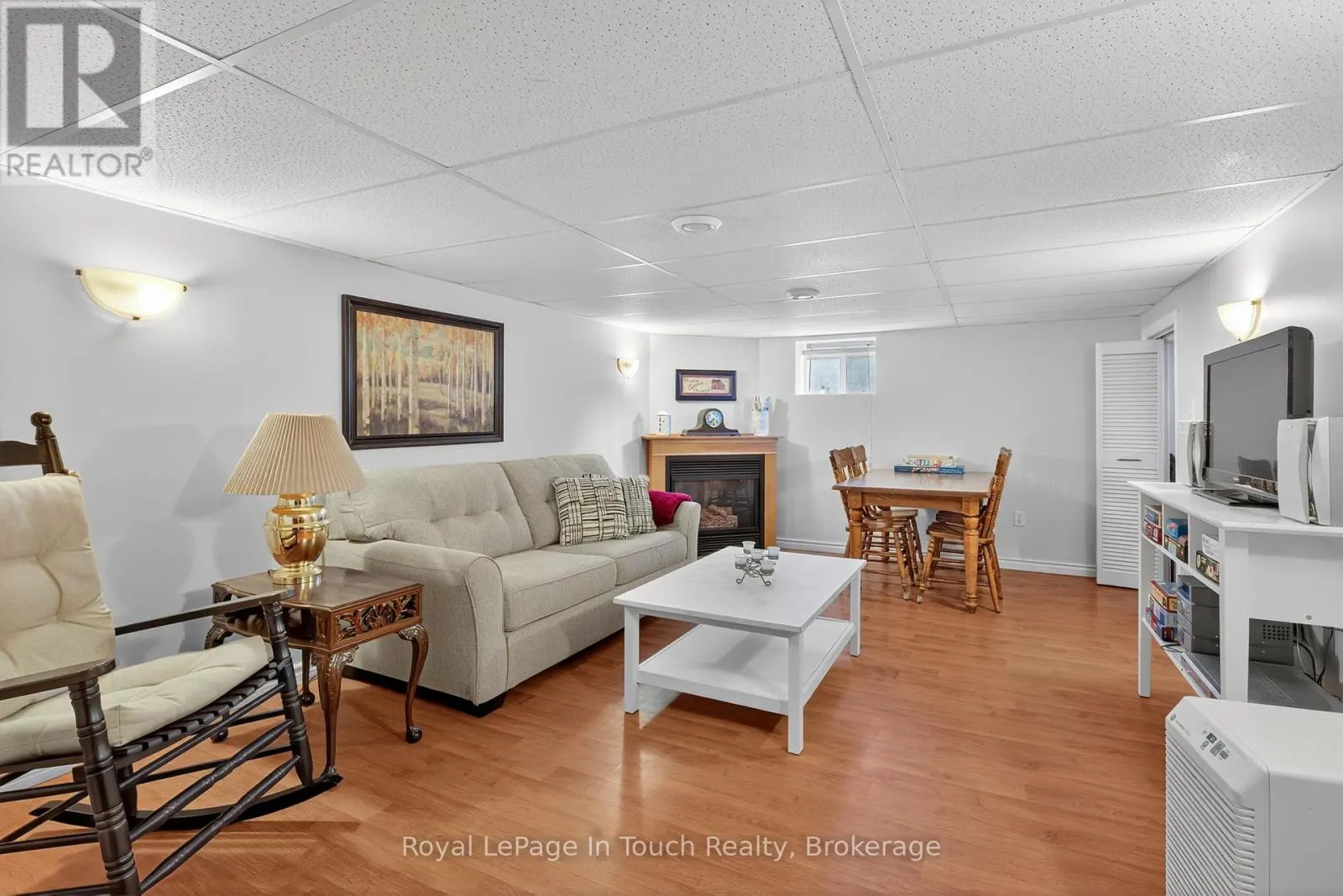 2519 CHAMPLAIN ROAD