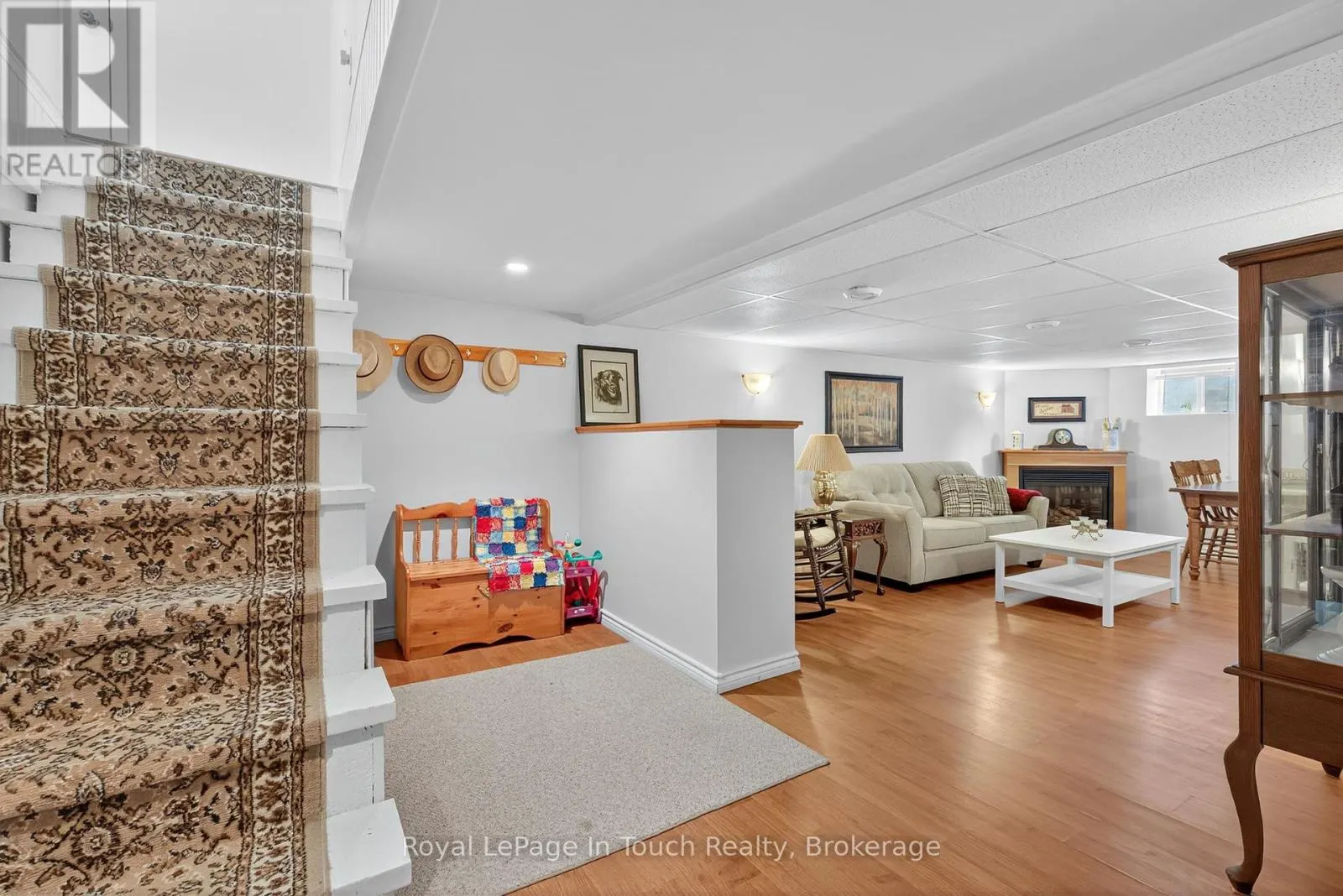 2519 CHAMPLAIN ROAD