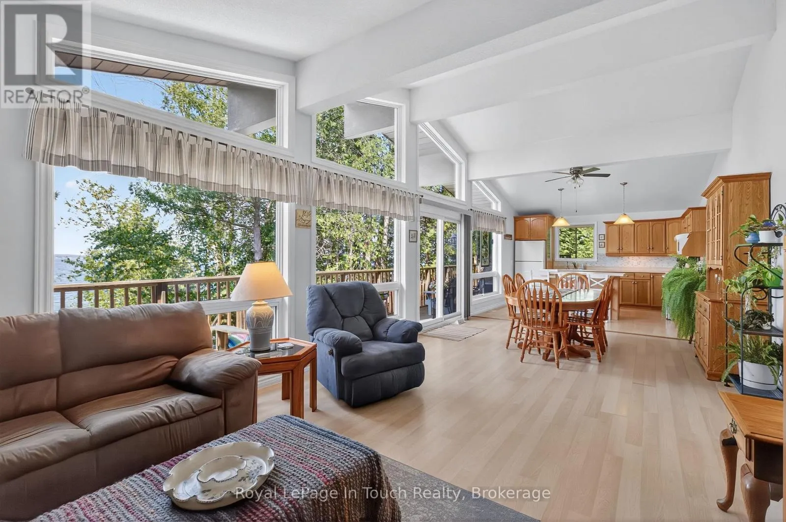 2519 CHAMPLAIN ROAD