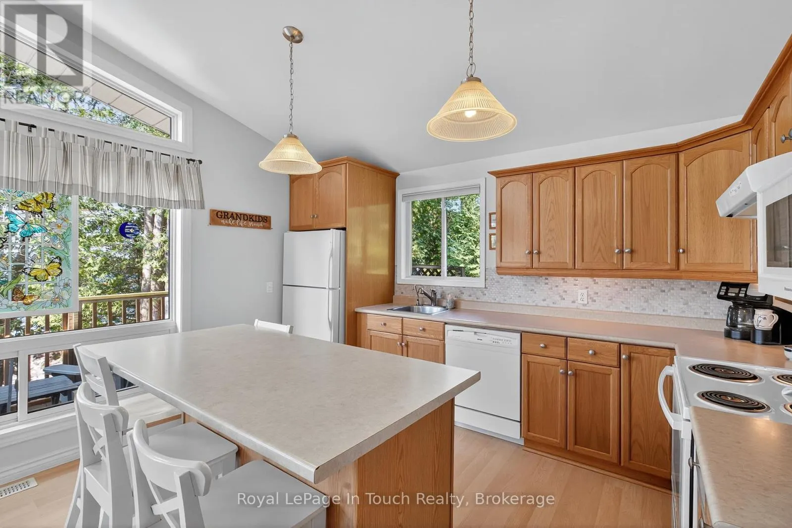 2519 CHAMPLAIN ROAD