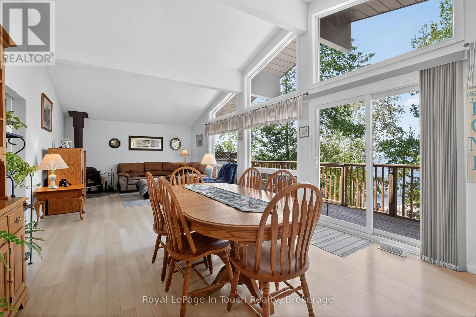 2519 CHAMPLAIN ROAD