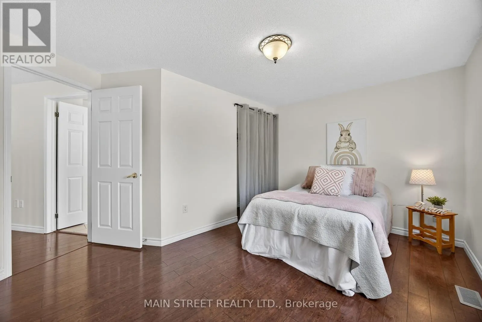 94 SILVER MAPLE CRESCENT