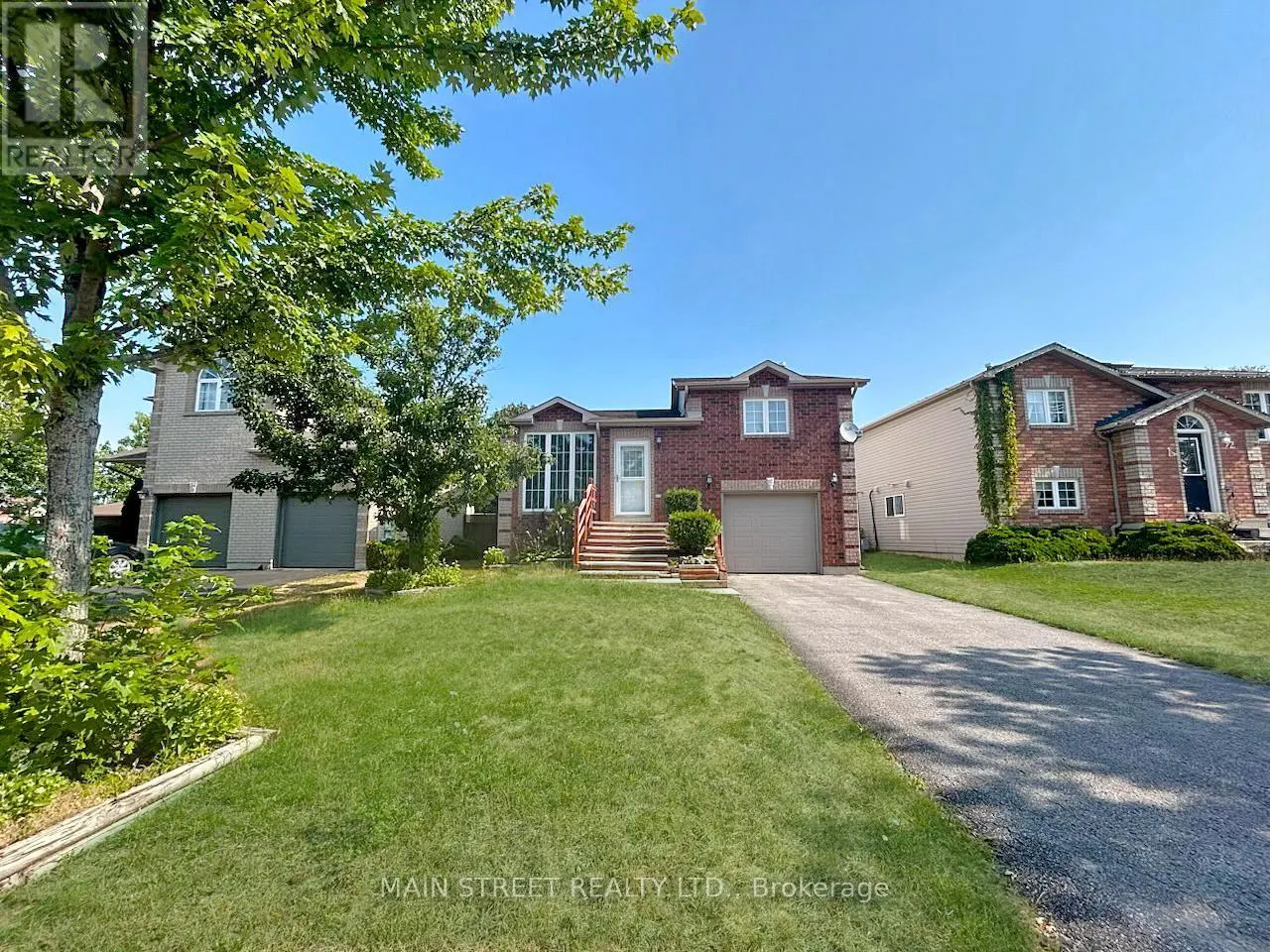 94 SILVER MAPLE CRESCENT