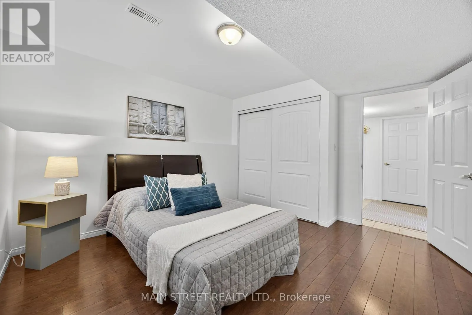 94 SILVER MAPLE CRESCENT
