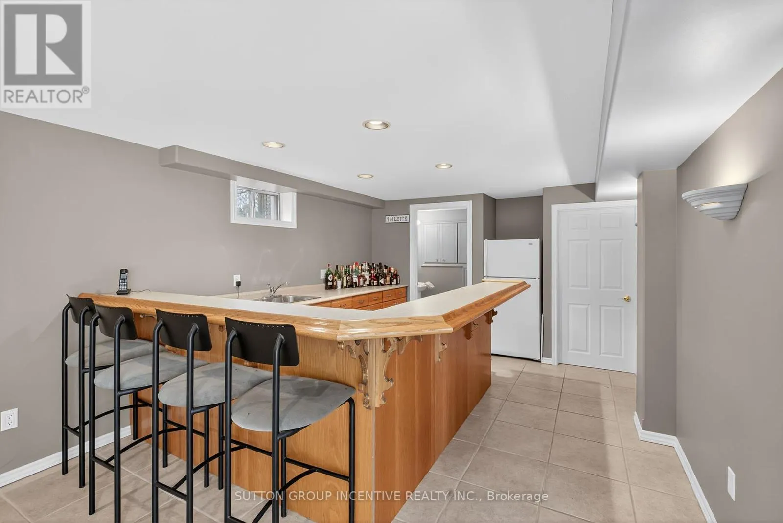 25 BRUNTON CRESCENT