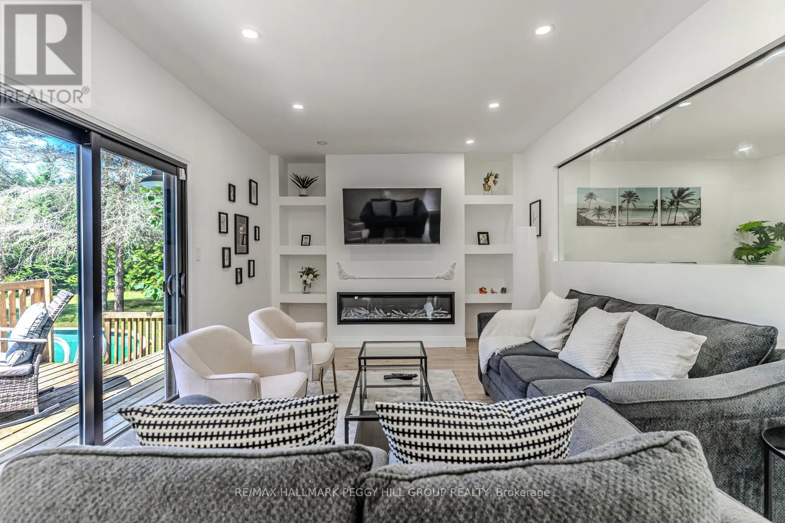 20 HILLVIEW CRESCENT