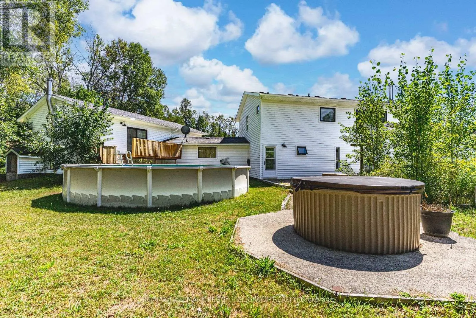 20 HILLVIEW CRESCENT