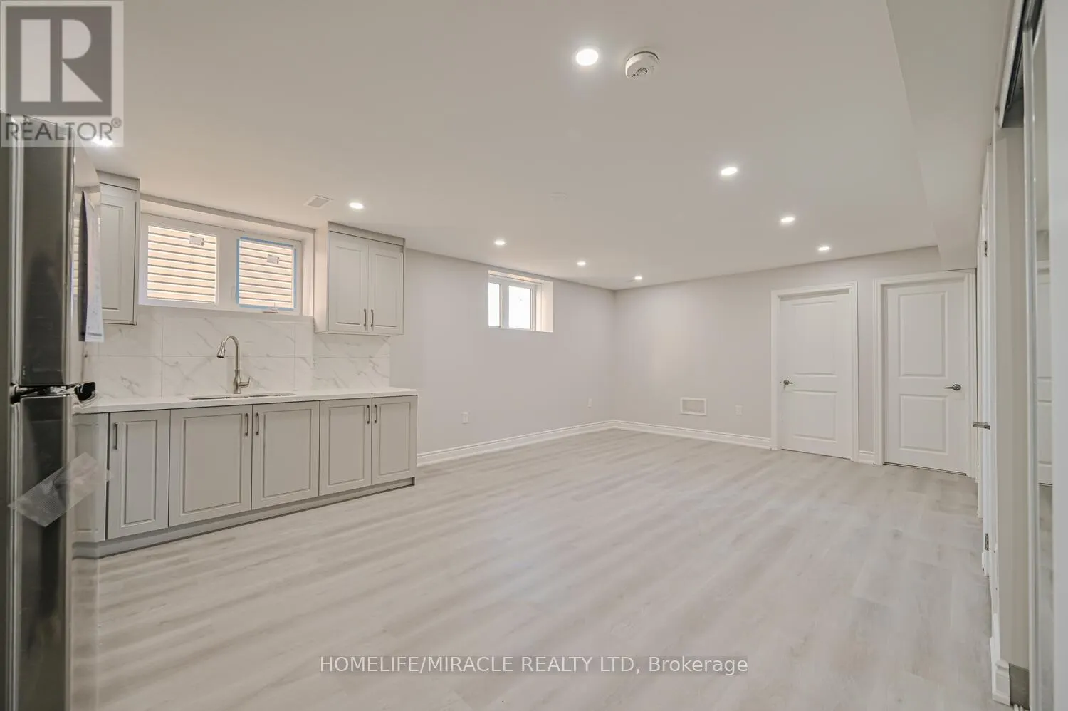 8 BEATRICE DRIVE