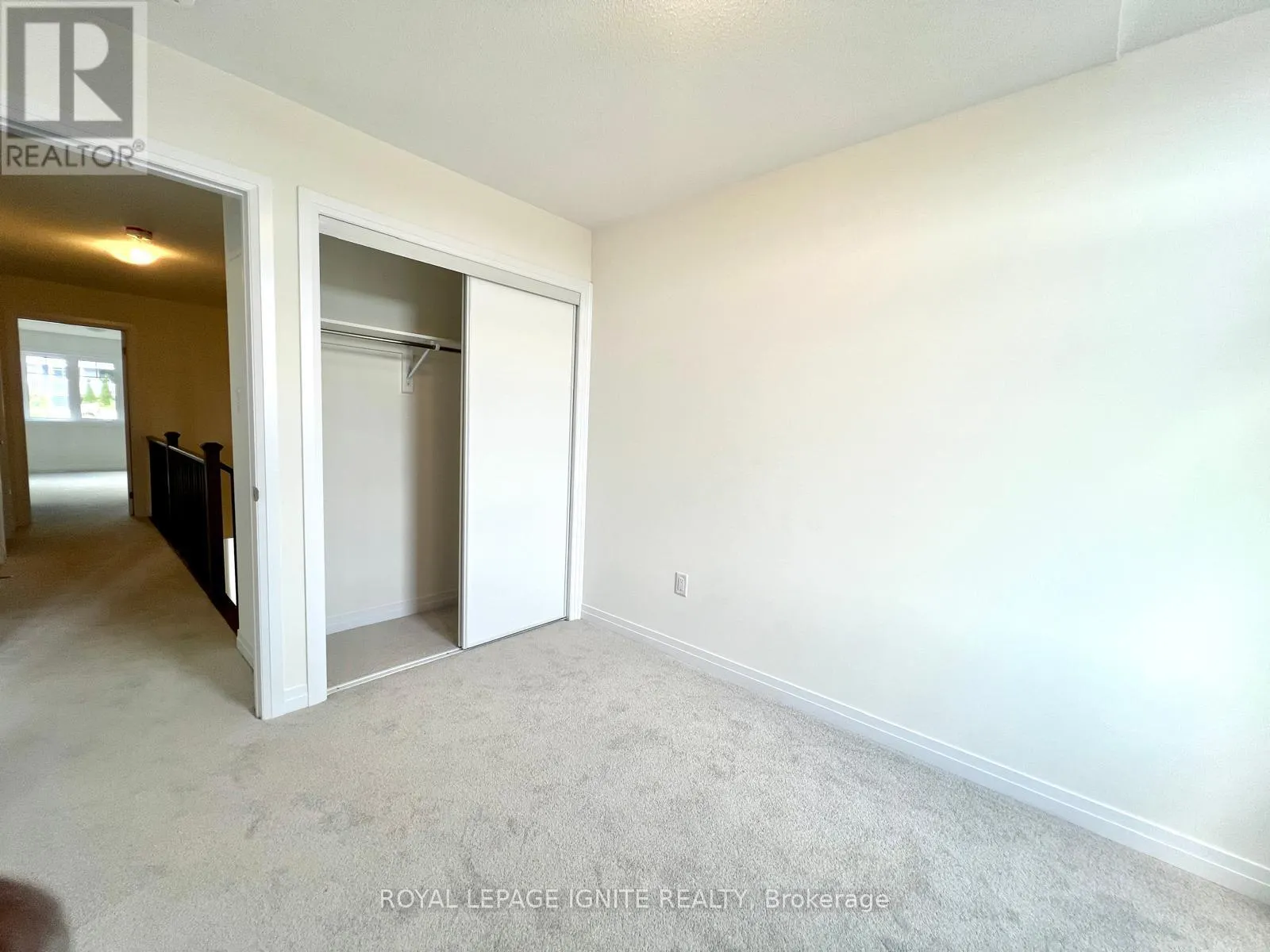 562 HUDSON CRESCENT