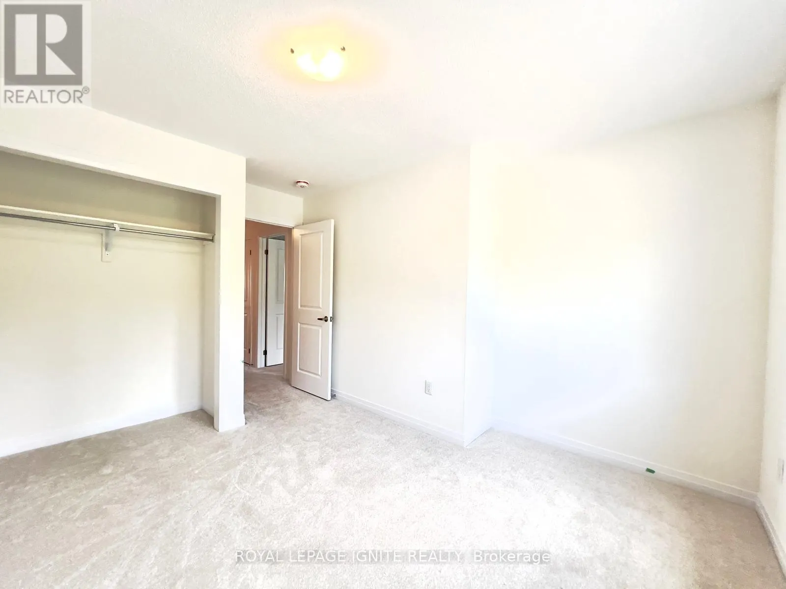 520 HUDSON CRESCENT