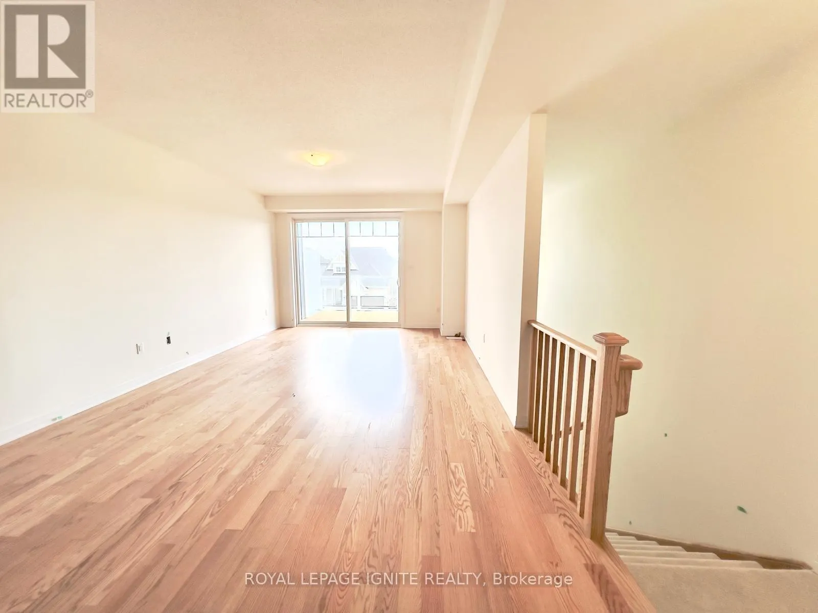 520 HUDSON CRESCENT
