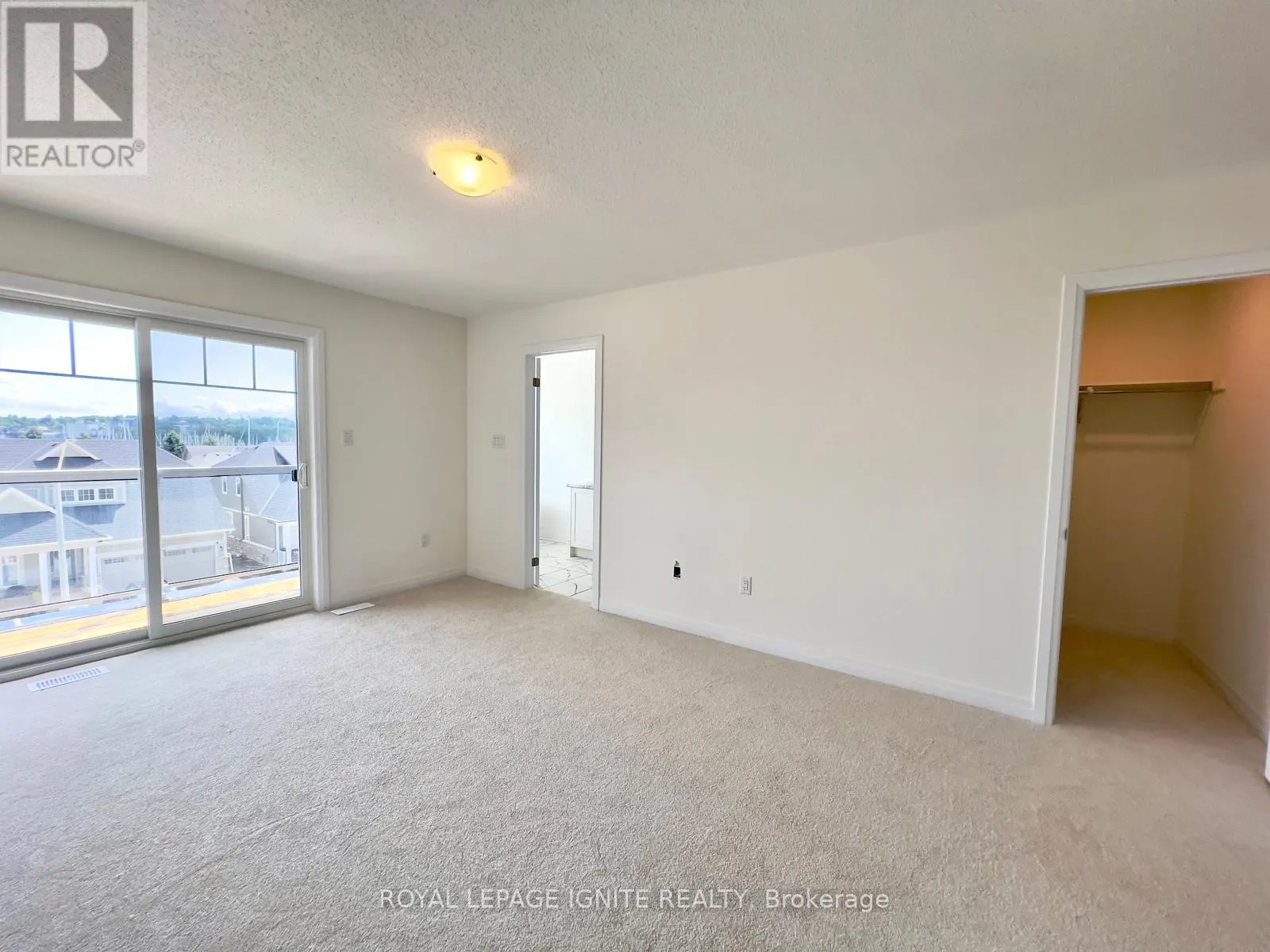 520 HUDSON CRESCENT