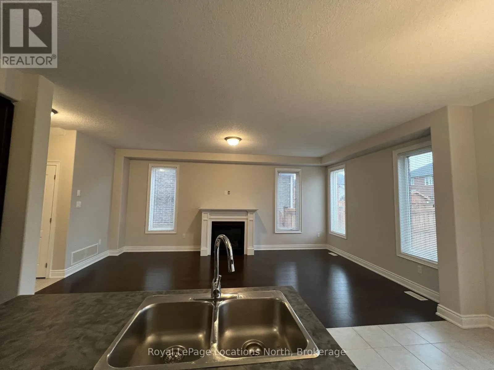 23 LOCKERBIE CRESCENT