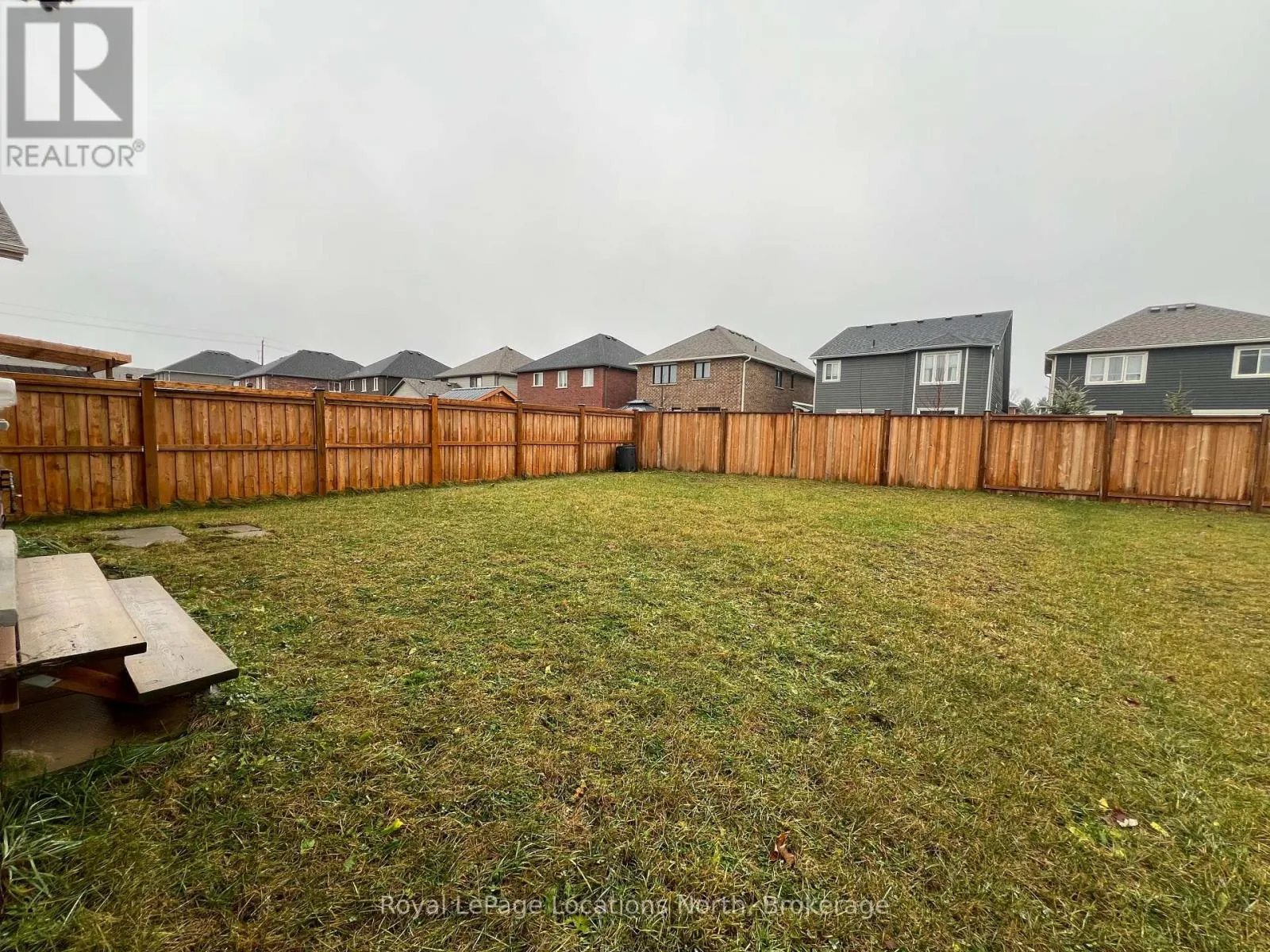 23 LOCKERBIE CRESCENT