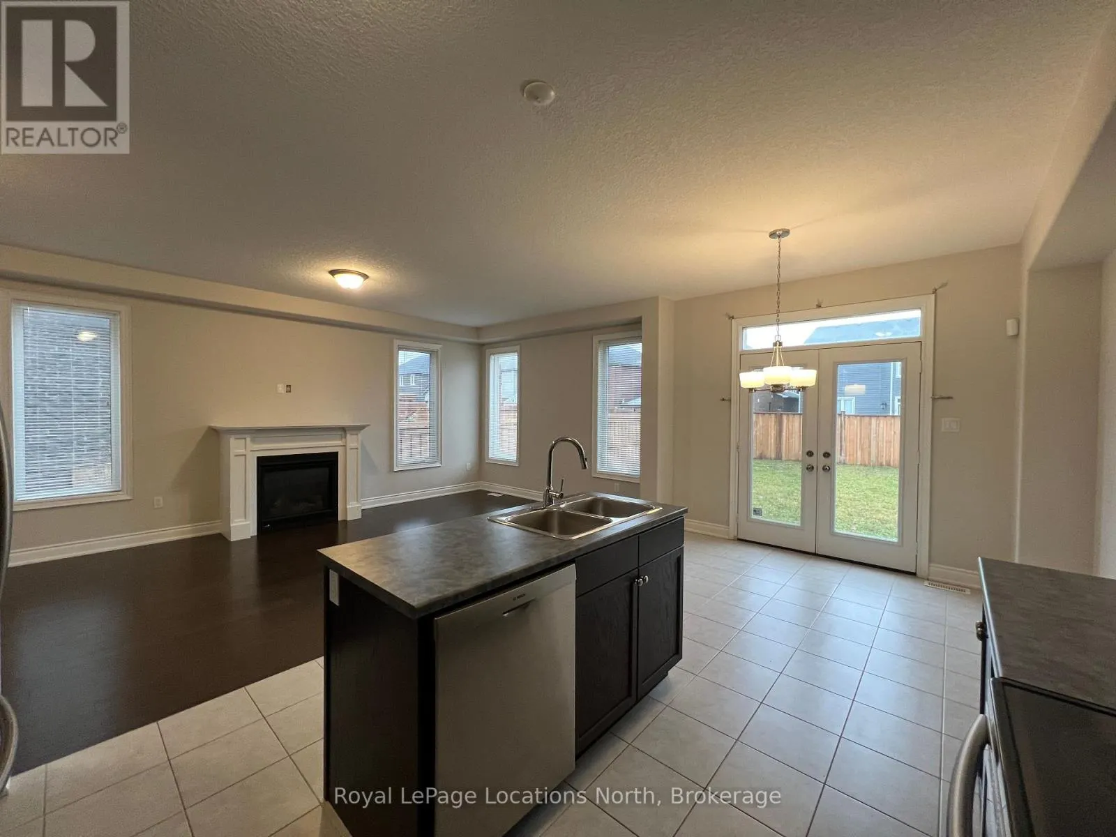 23 LOCKERBIE CRESCENT