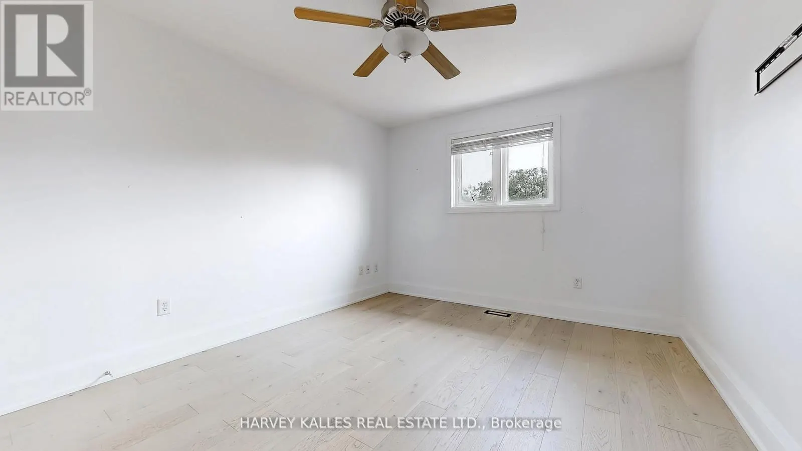 13 OAKSIDE COURT