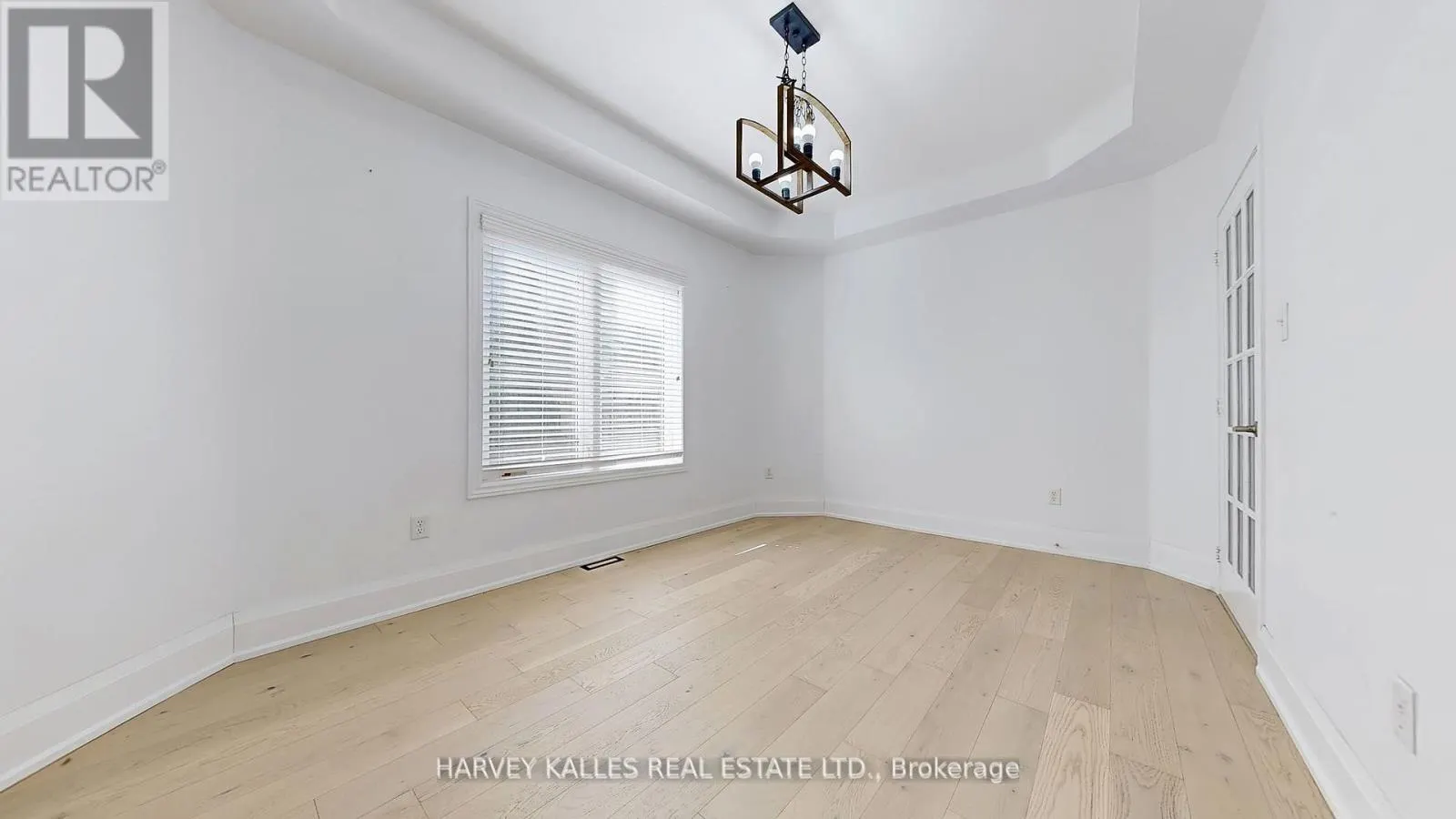 13 OAKSIDE COURT