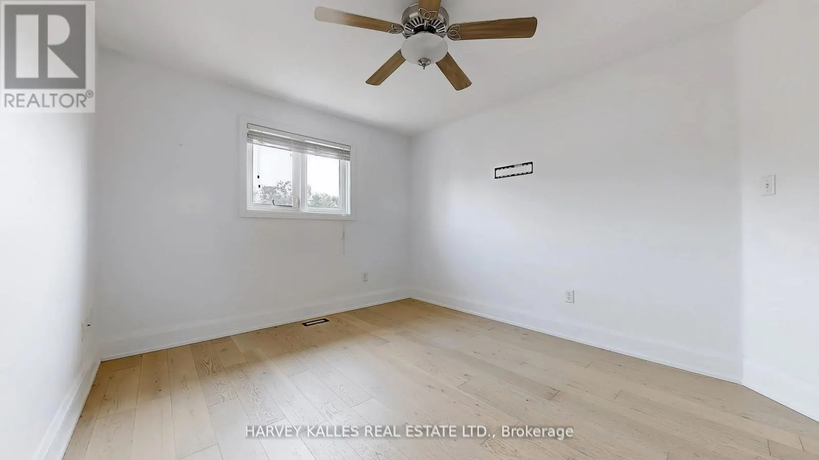 13 OAKSIDE COURT