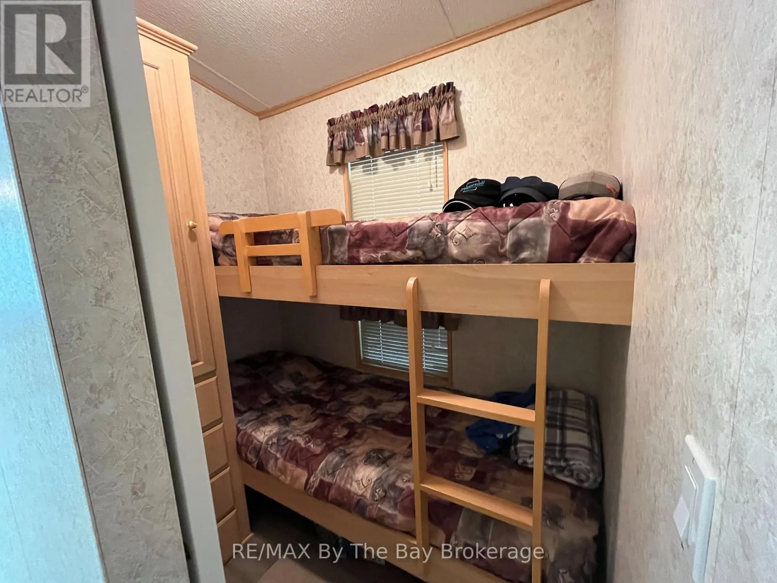 247 - 85 THEME PARK DRIVE, #247