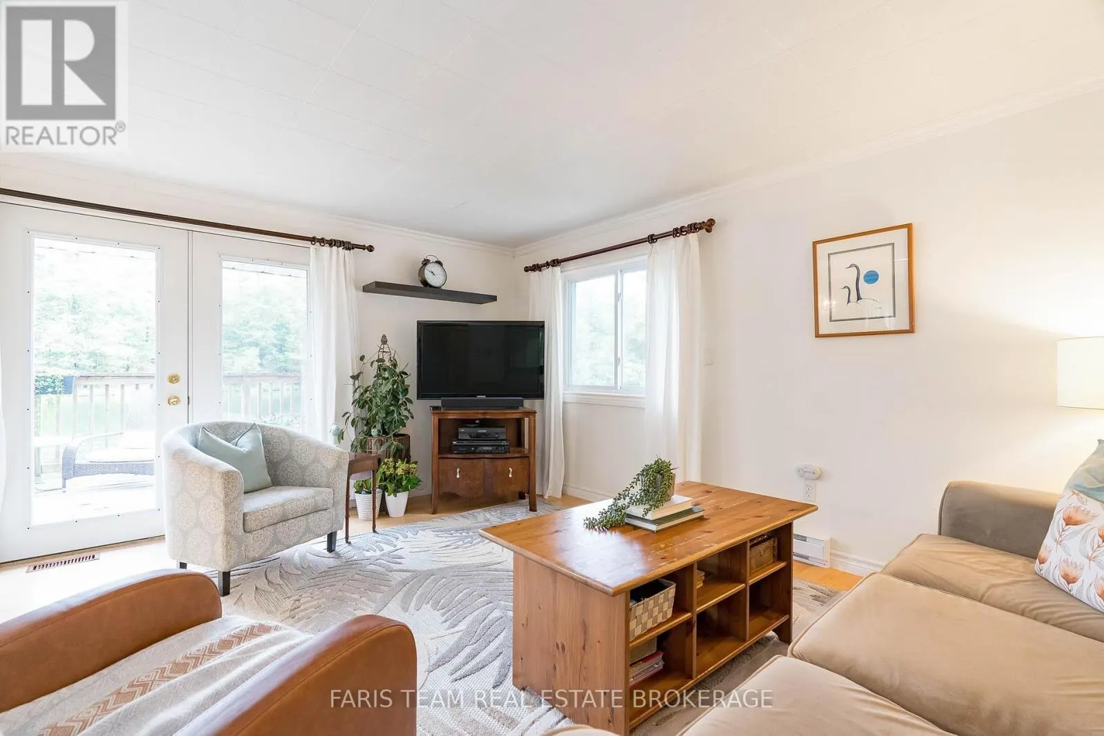 8060 OAKRIDGE DRIVE