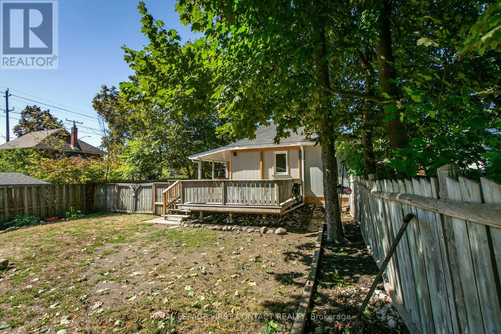 330 LACLIE STREET