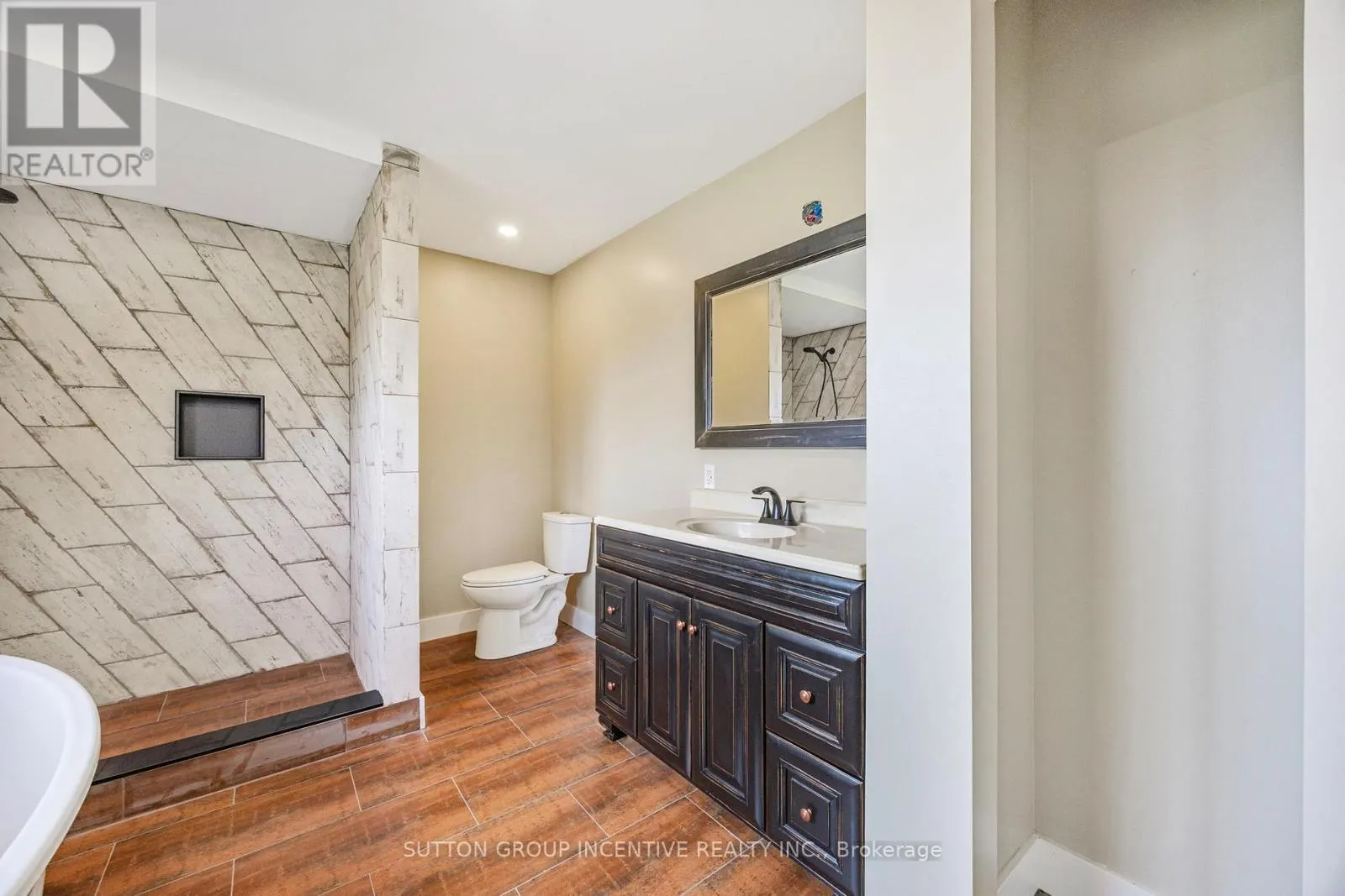 2266 FOXMEAD ROAD