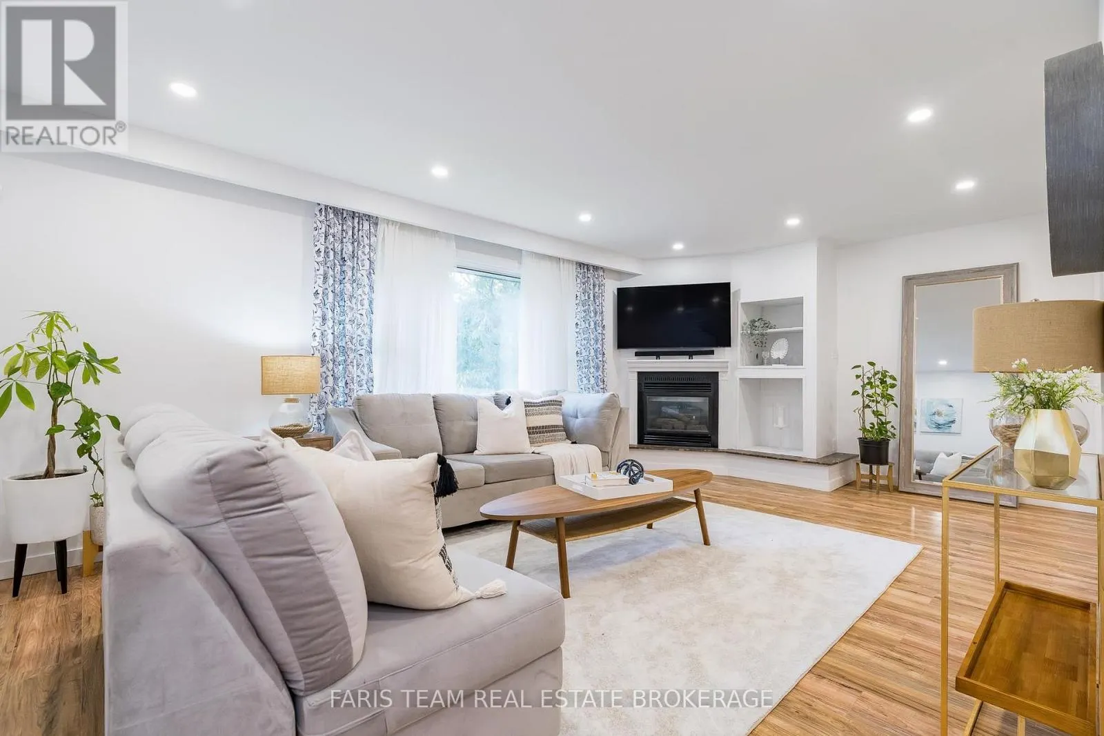 4B OAK STREET