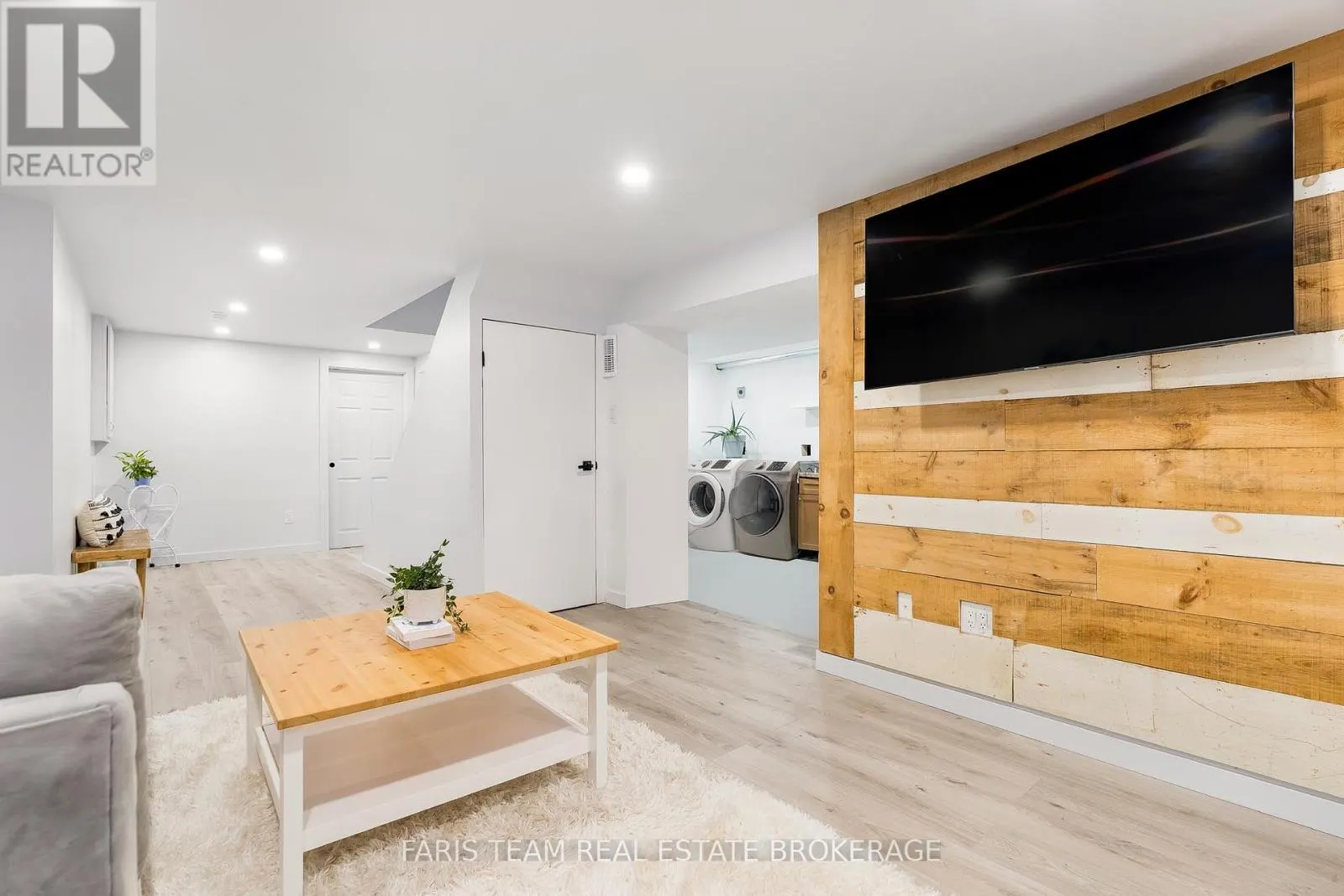 4B OAK STREET