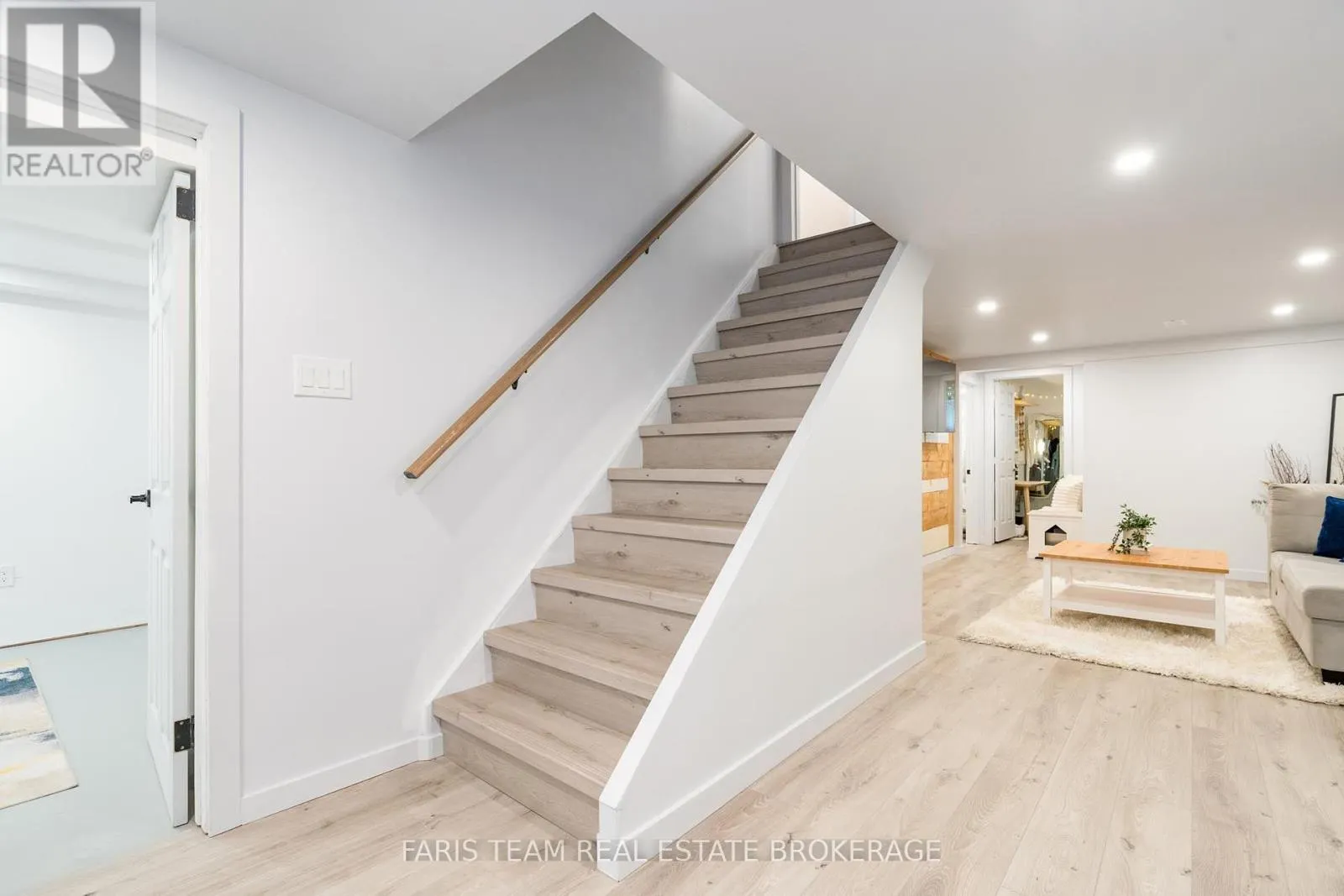 4B OAK STREET