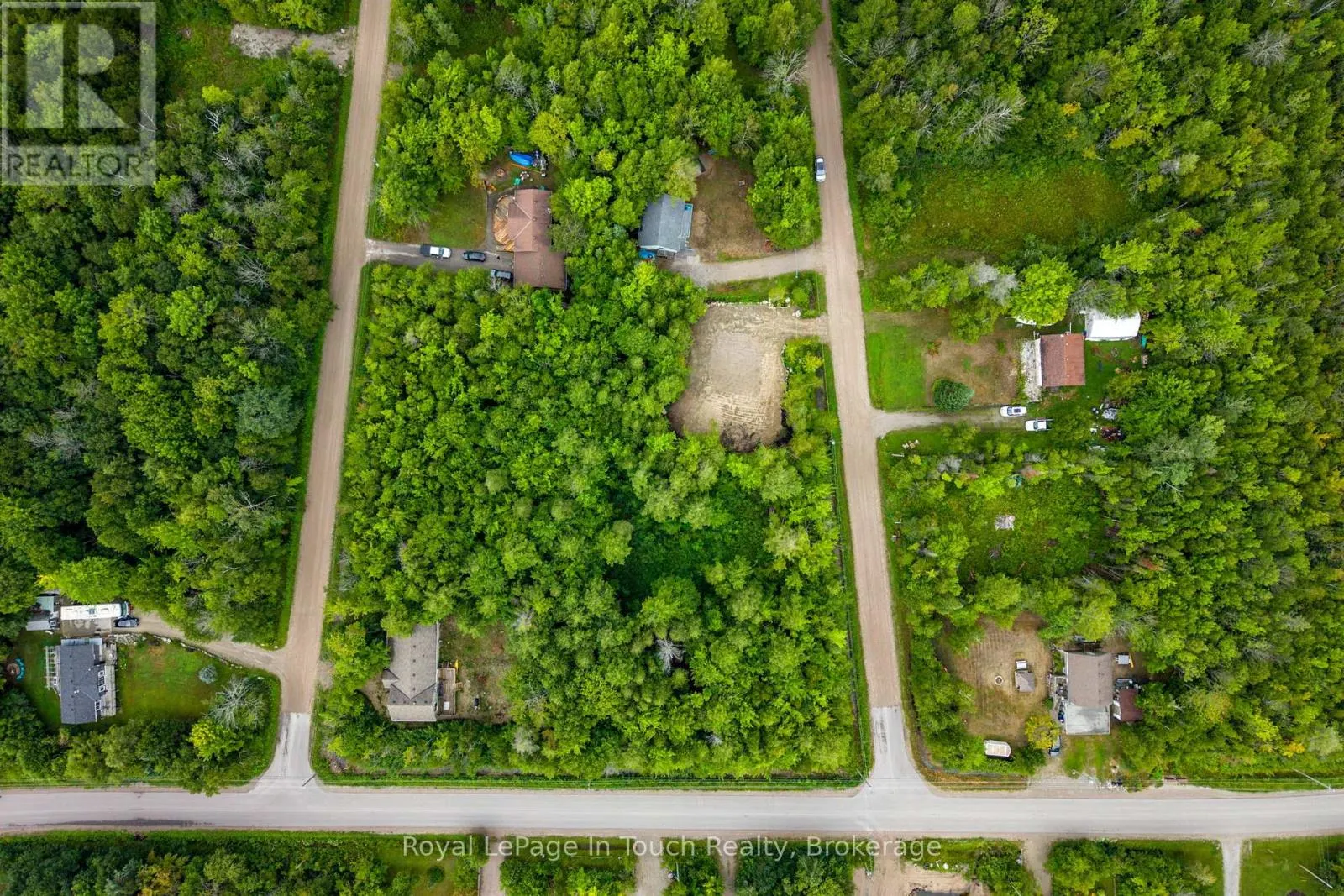LT 484 TOMAHAWK CRESCENT