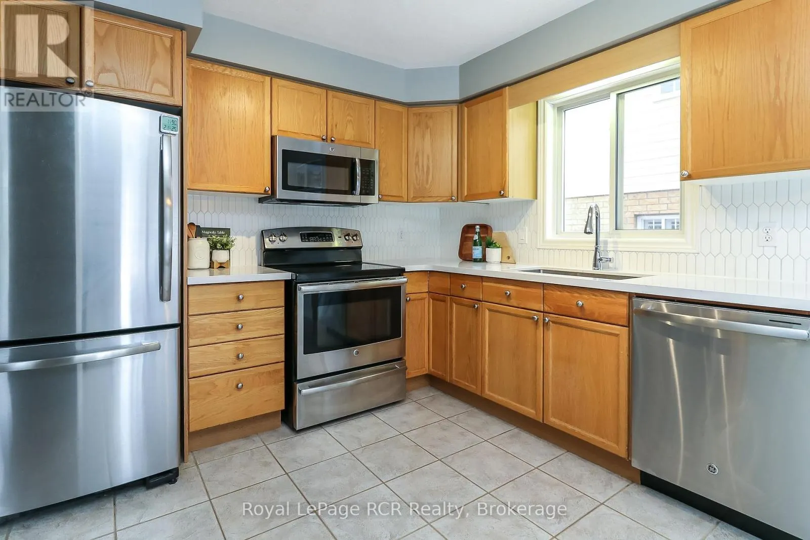 50 HIGHLANDS CRESCENT