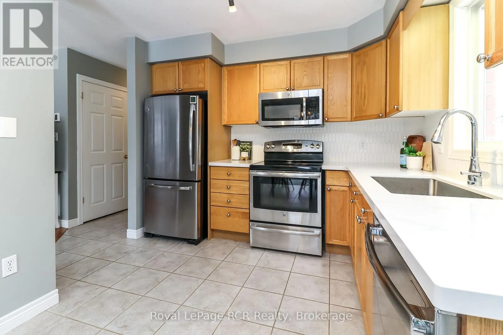 50 HIGHLANDS CRESCENT