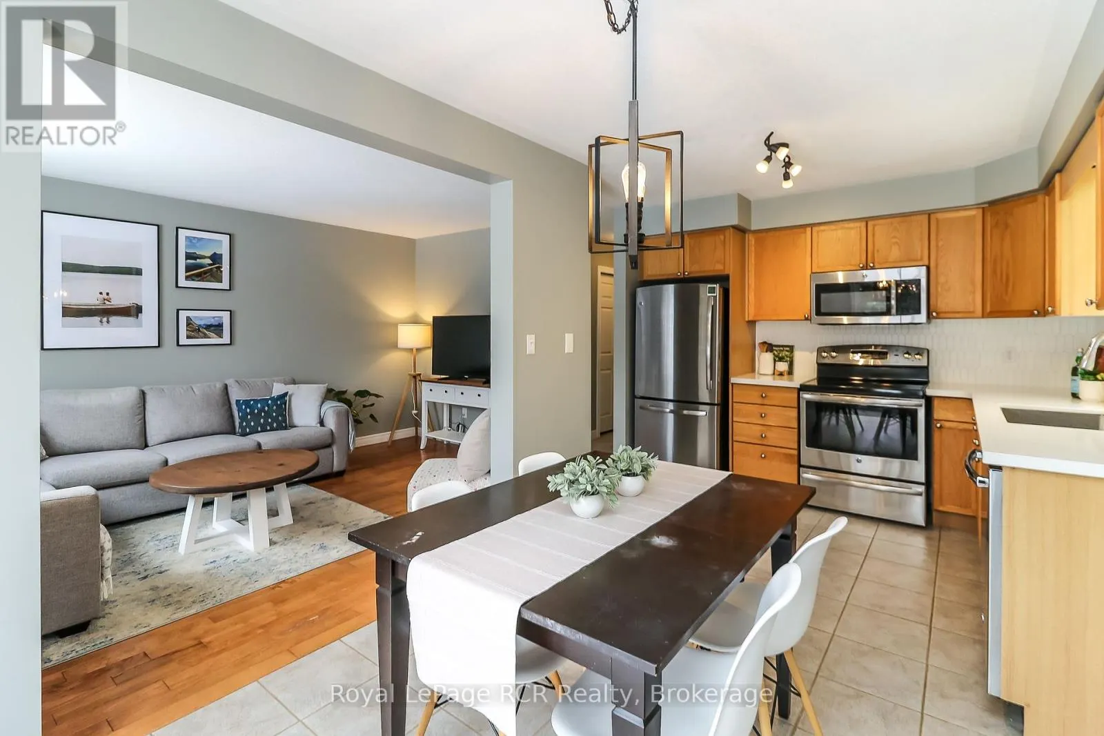 50 HIGHLANDS CRESCENT
