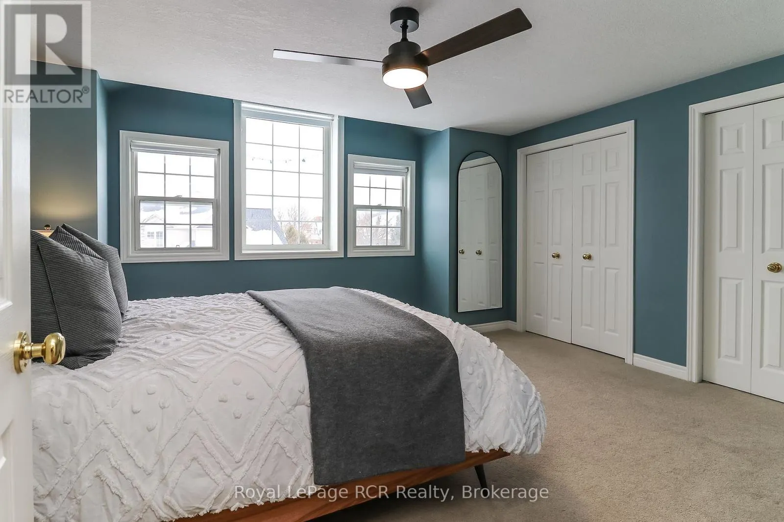 50 HIGHLANDS CRESCENT