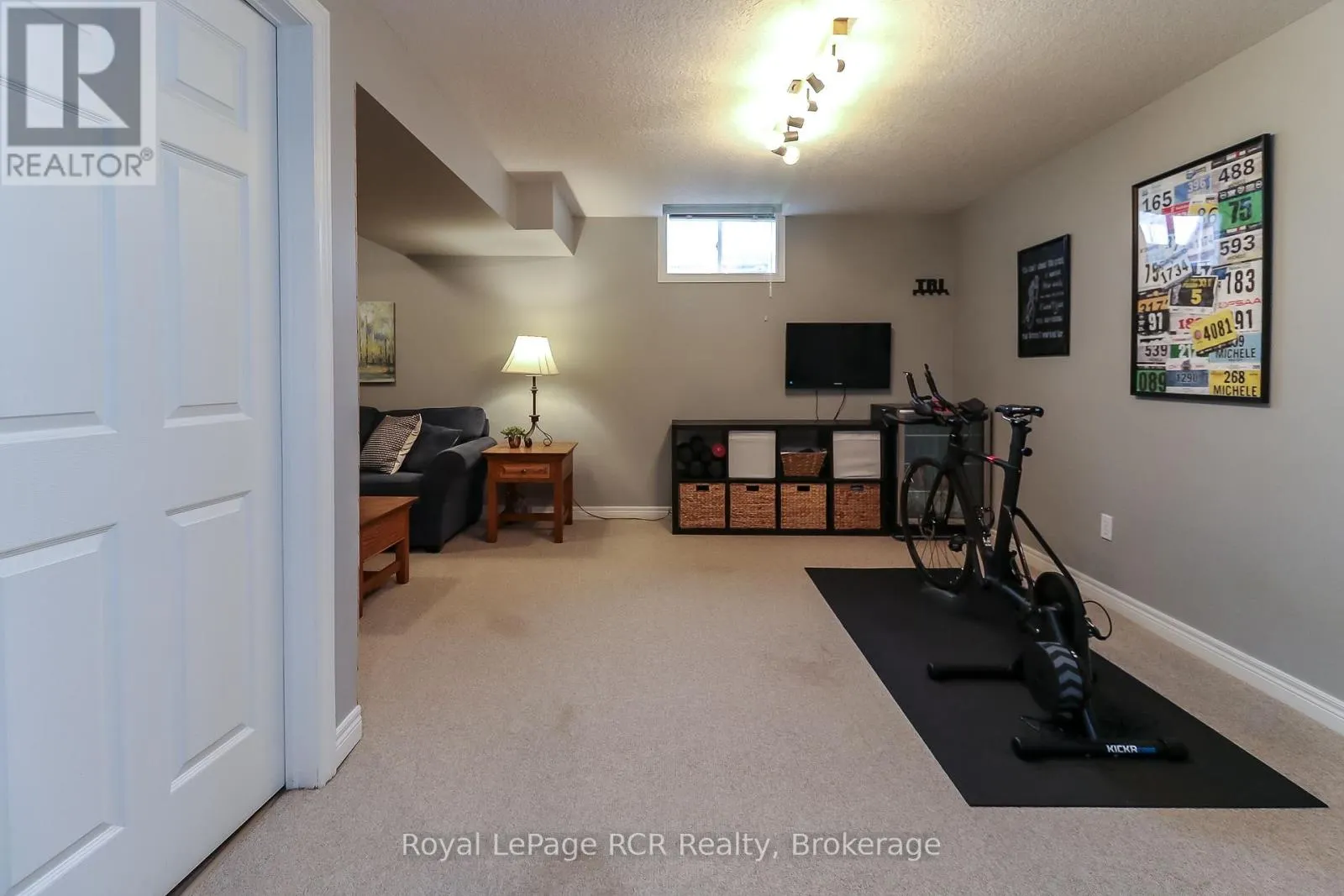 50 HIGHLANDS CRESCENT